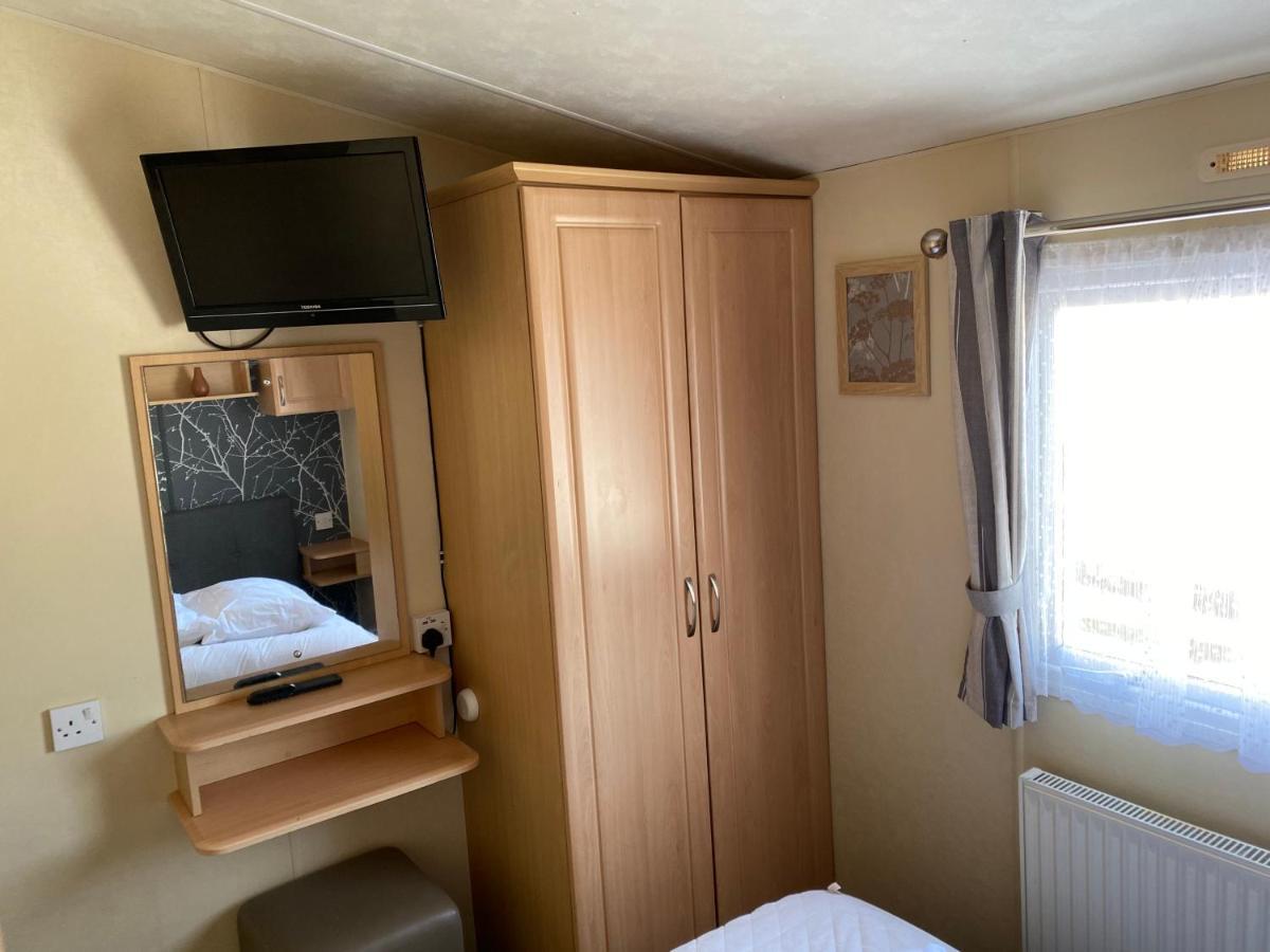 4 Bedroom 10 Berth Caravans With Hot Tub ,Mountain Bikes Tattershall Lakes ภายนอก รูปภาพ