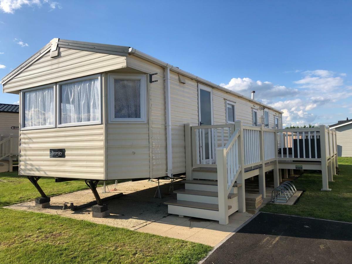 4 Bedroom 10 Berth Caravans With Hot Tub ,Mountain Bikes Tattershall Lakes ภายนอก รูปภาพ