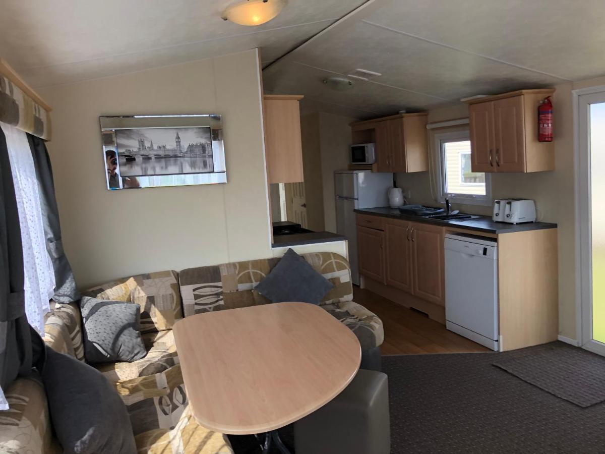 4 Bedroom 10 Berth Caravans With Hot Tub ,Mountain Bikes Tattershall Lakes ภายนอก รูปภาพ